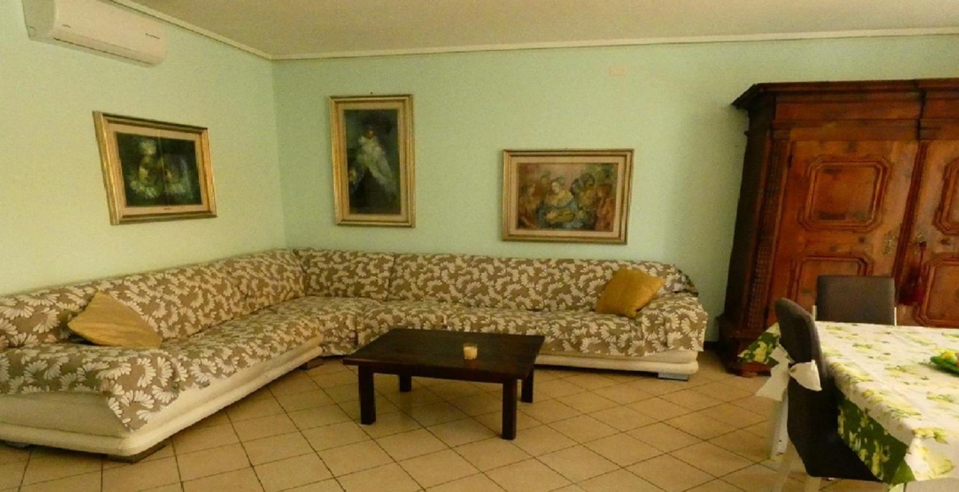 Villa Paradiso Polpenazze del Garda Luaran gambar