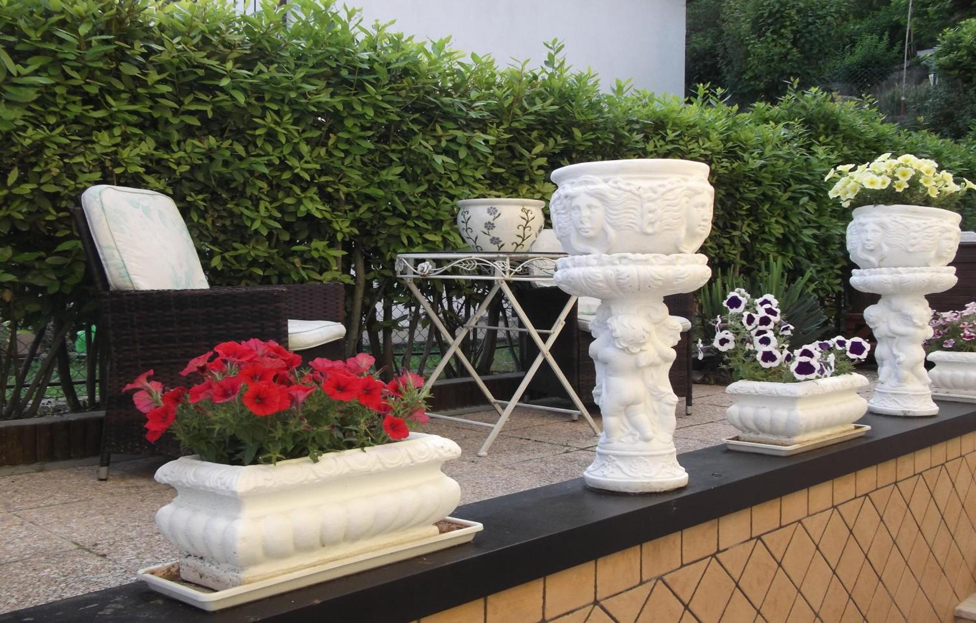 Villa Paradiso Polpenazze del Garda Luaran gambar