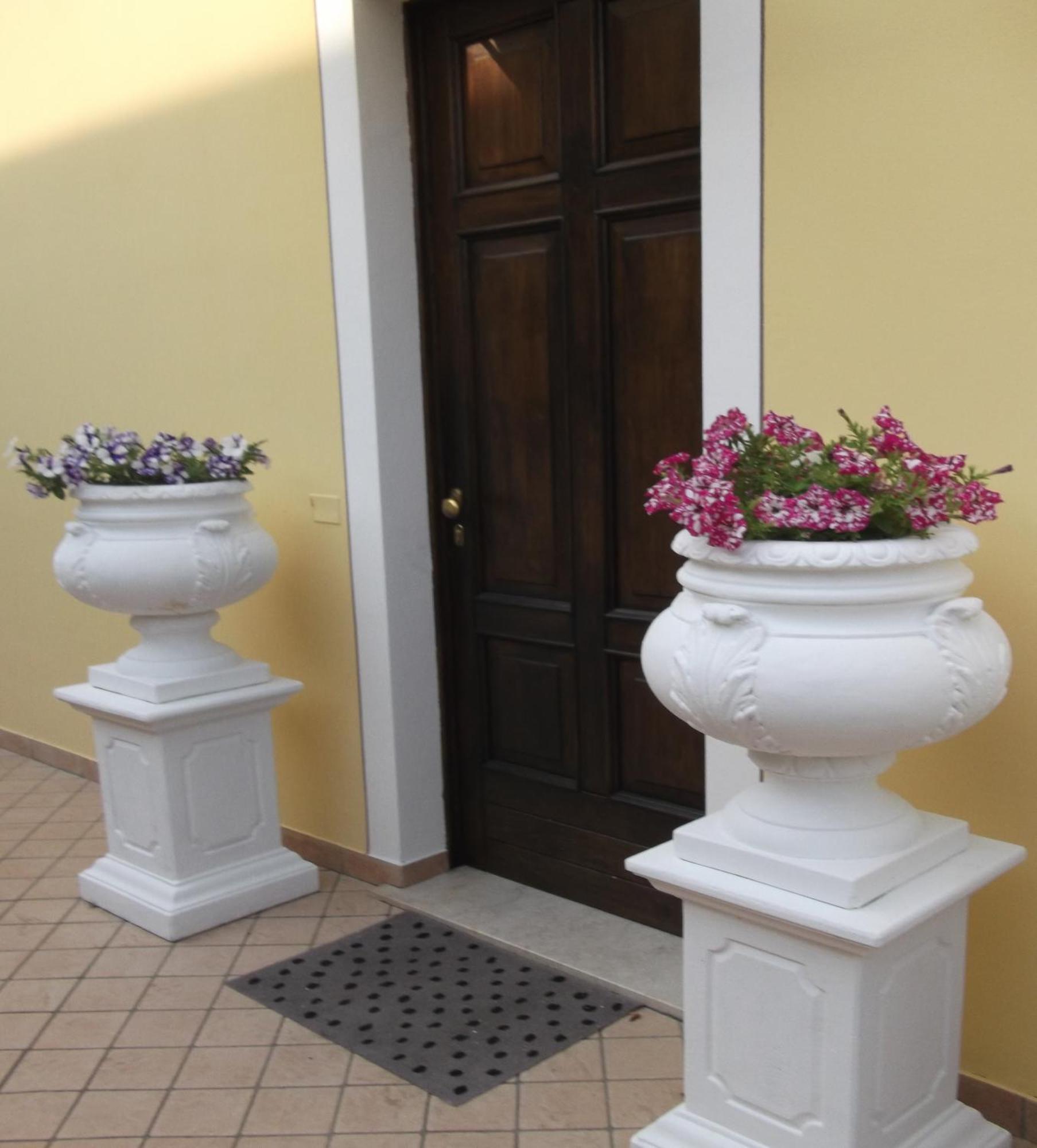 Villa Paradiso Polpenazze del Garda Luaran gambar